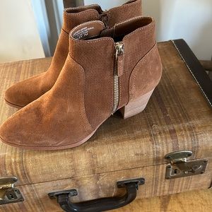 Violet & Red Ankle Boots 
NWOT
Sz 7